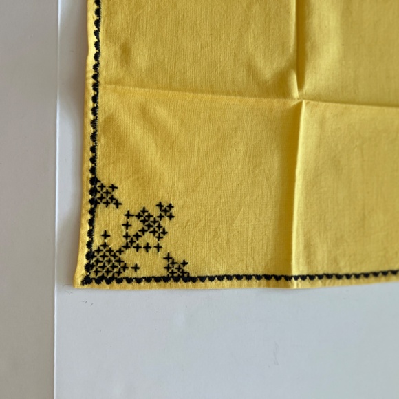 VINTAGE LINEN CROSS STITCH CARD TEA TABLE CLOTH w/4 napkins Mustard/Gold - Picture 7 of 9
